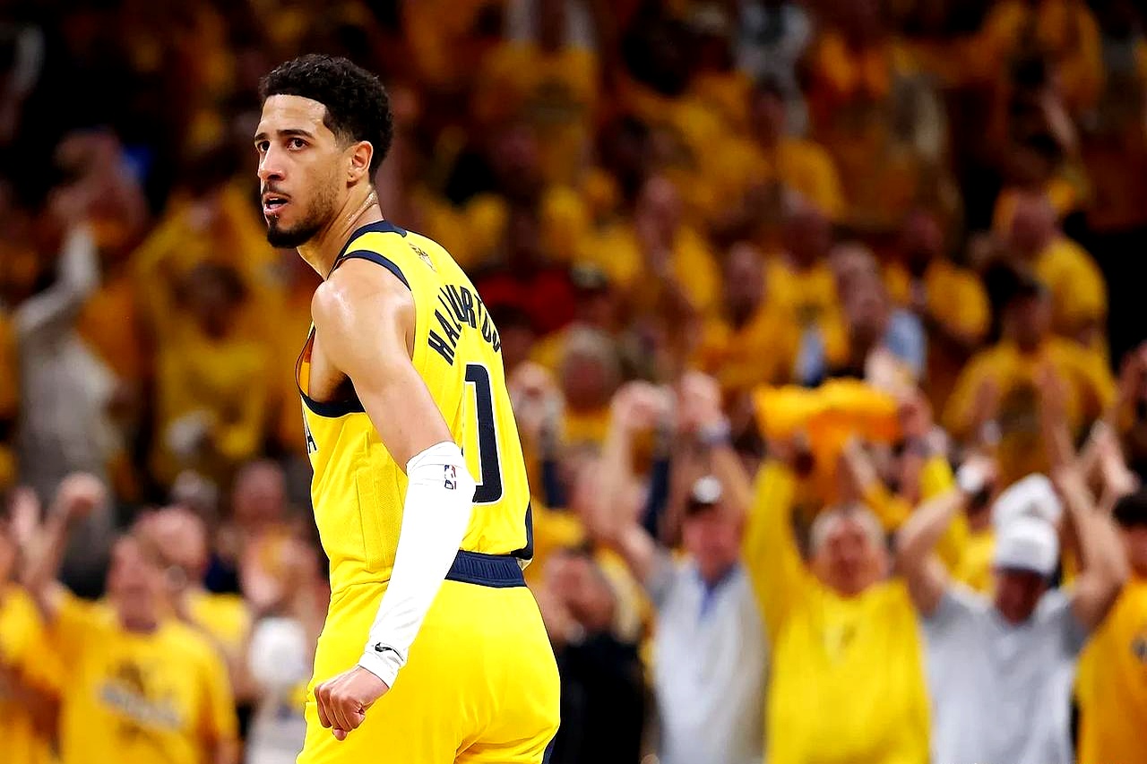 九游官方网站关于西亚卡姆迎来十二赛季出色发挥，曼联观众热烈欢呼！观众掌声雷动的信息