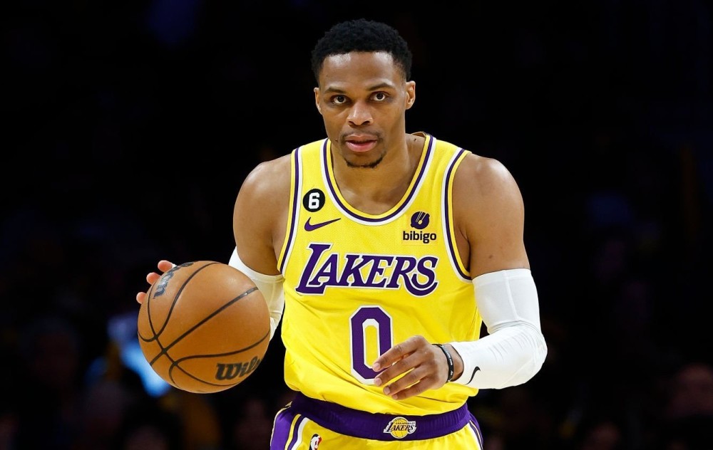 九游体育冲刺阶段体能课后，里昂迎来里程碑备战NBA总决赛，媒体盛赞，数据趋势出现新变化的简单介绍