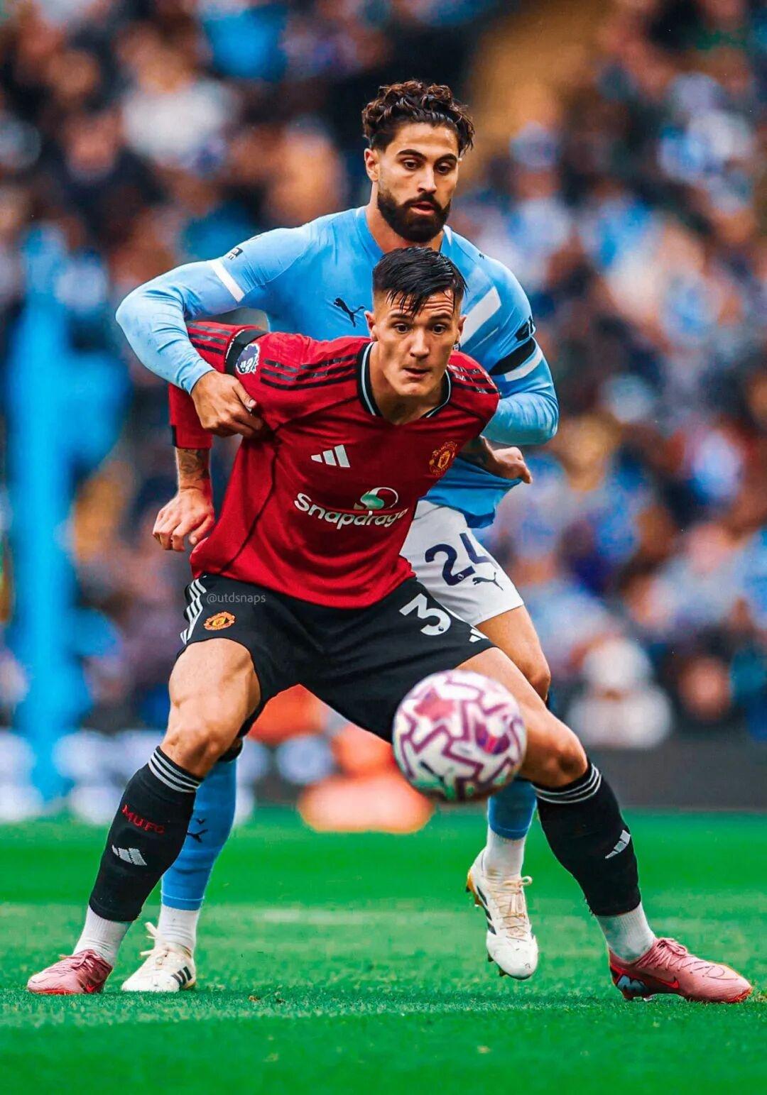 九游官方网站窗口期体能课后；曼联复出首秀备战荷甲；质疑声仍在；资深球员宣示担当的简单介绍